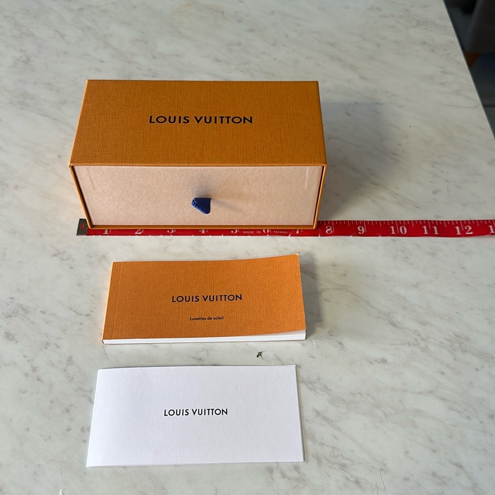🔥🔥🔥🔥Louis Vuitton Case - Excellent Condition - Empty Box. FOR SALE ♨️💥🔥🪭